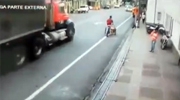 Cyclist Wanders Into The Road And Is Crushed TO Death By A Truck