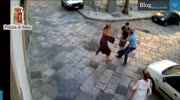 female Tourists robbed in italy