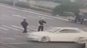 Man Walks Up To A Traffic Cop Fatally Stabs Him In The Back