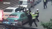 Four cops injured while chase runaway driver in China