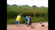Old drunk man attacks women with machete and fails