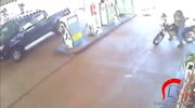 Robber gets killed by gas station employee