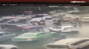 Chinese road rage - drivers fight and destroy cars