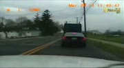 Stupid Thieves Steal a car they cannot drive and get away,...