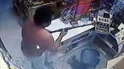 Shopkeeper With Cigarette In His Mouth Kills Thug With A Rifle During Robbery