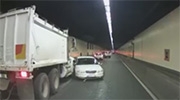 Truck causes mayhem in Sydney tunnel