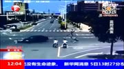 2 riders make incredible salto