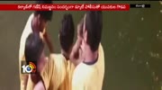 Youth Murder Attempt On Police Constable At Ganesh Nimajjan Event | 10TV