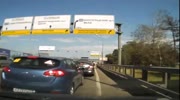 Road Rage Vandal Smashes Car On Dash Cam