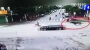 Bull attacks a rider