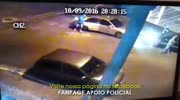 Off-duty cop vs. 5 robbers