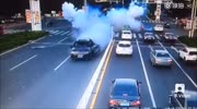 Range Rover explodes