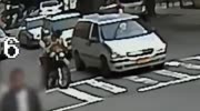 Strong arm motorcycle robbery in broad day light