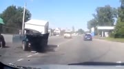 Driver falls out the car while crash
