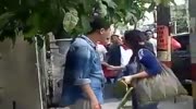 Korean guy sucker punched for hitting his gf on public, Phillippines