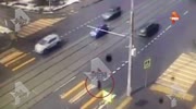 Moscow cops hit a girl on a crosswalk