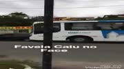Angry driver tries to resist a bus