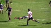 Rugbyplayer KO's referee.