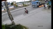 Truck loses a wheel