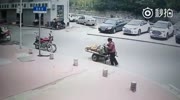 Street vendor gets killed by chinese driver