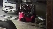 Worker gets crushed by falling cargo