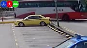Motorcyclist dies in accident with bus