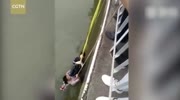RIVER RESCUE GIRL TOURISTS USING IMPROPERED ROPE OF CLOTHES