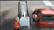 Woman stealing gas Fail