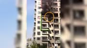 Woman trapped in burning house jumps to her death from the 6th floor
