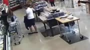 client tries to steal a wallet of a woman