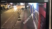 Motorcyclist flies and dies in shock
