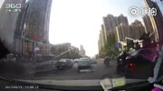 Girl falls on the road and gets hurt by a SUV