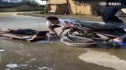 Hair wash on the street