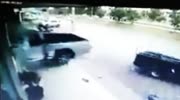 Driver loses control of the car collides in commercial store
