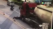 Rider dies under a huge truck wheels