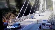 This is why you should never hurry while crossing the road