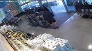 Awkward situation Woman catches man trying to steal wallet