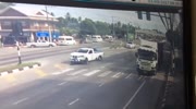 Pick up truck kills a cyclist