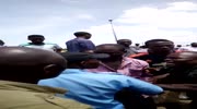 Robber of an accident victim gets beaten