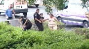 Crazy naked woman with a big knife in Monterrey city.