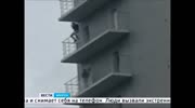 Girl falls off 15 floor while making selfie and survives !