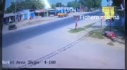Woman gets killed by a rickshaw
