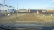 Truck driver dont notice a train and it happens