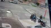 Dude gets robbed off his bike