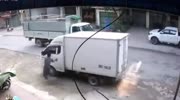Driver tries to stop his lorry