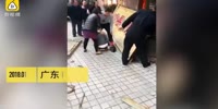 Store sign falls on a girl
