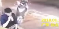 Man suddenly crushed against the wall by a lost control car
