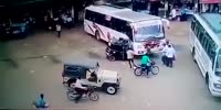 Rickshaw driver plows into a bus killing himself