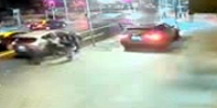 Off-duty Cop Surprises 3 Thieves