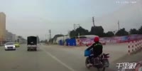 Rider hits his neck with a wire